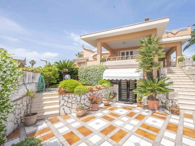 Villa in vendita a Messina via Lungomare Rodia