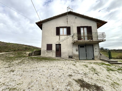 Villa in vendita a Montecastrilli vocabolo Fontanaccia, 108