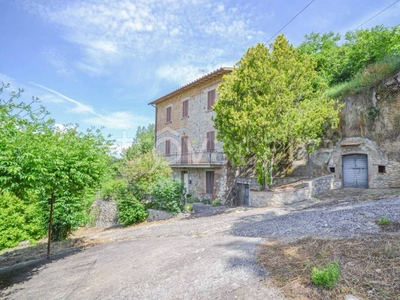 Villa in vendita a Monteleone d'Orvieto frazione Spiazzolino