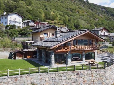 Villa in vendita a Nus frazione Tholaseche