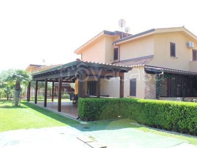 Villa in vendita a Palermo via Rea