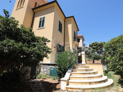 Villa in vendita a Palermo viale Florio, 7