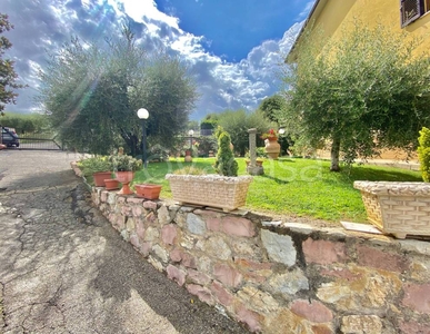 Villa in vendita a Perugia via Jesi