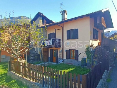 Villa in vendita a Pontey frazione Lezin, 36