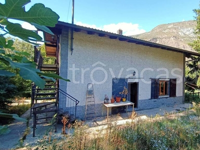 Villa in vendita a Pontey frazione Prelaz, 54