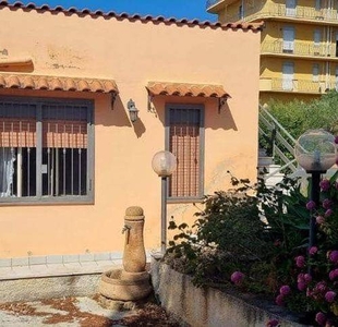 Villa in vendita a Porto Empedocle via Delle Fragole