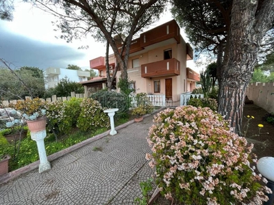 Villa in vendita a Quartu Sant'Elena via Madonna di Campiglio 31