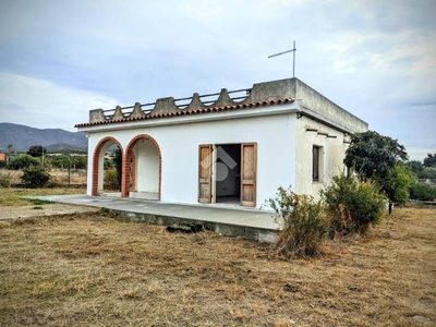 Villa in vendita a Quartu Sant'Elena via Santu Lianu, 42