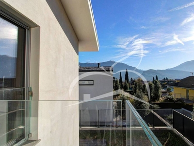 Villa in vendita a Riva del Garda via Mazzano