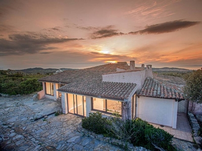 Villa in vendita a Santa Teresa Gallura via Aa71