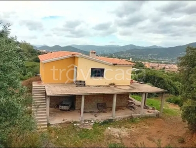 Villa in vendita a Torpè via Monte Nurres