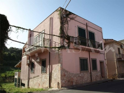 Villa in vendita a Torrenova via Nazionale, 162