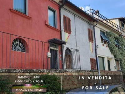 Villa in vendita a Vinci piazza Leonardo da Vinci