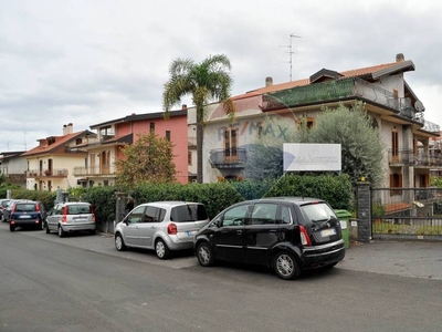 Villa in vendita ad Aci Sant'Antonio via Dante Alighieri, 12