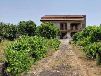 Villa in vendita ad Aci Sant'Antonio via Rosso di s. Secondo, 52