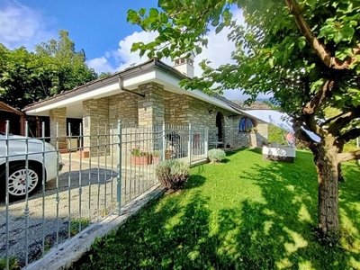 Villa in vendita ad Aosta frazione Arpuilles