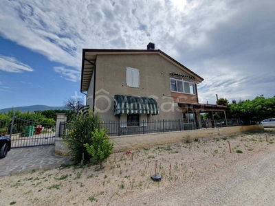 Villa in vendita ad Assisi via del Paradiso, 1
