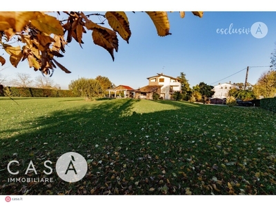 Villa in Vendita in Via del Sale Vecchia 30 a Ravenna