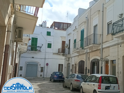 Casa indipendente di 2 vani /60 mq a Mola di Bari (zona Semi centrale)