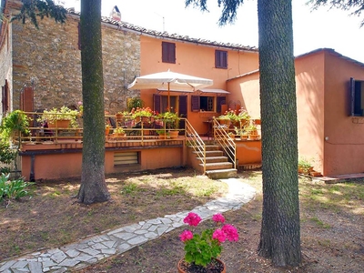 Rustico casale in vendita a Castelnuovo Berardenga Siena