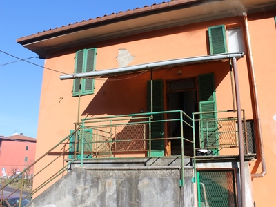 Quadrilocale con giardino a Castelnuovo di Garfagnana