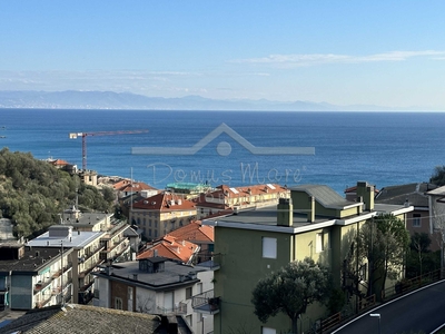 Appartamento in Vendita a Celle Ligure Via Cassisi