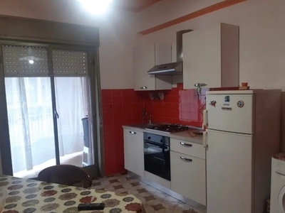 Bilocale in Affitto a Palermo, zona Università, 500€, 85 m², arredato