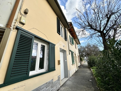 Casa indipendente in vendita a Prato