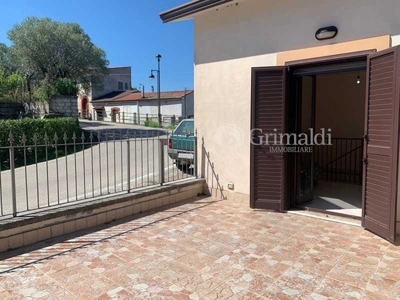 Casa Indipendente in Vendita ad Sant`angelo a Cupolo - 30000 Euro