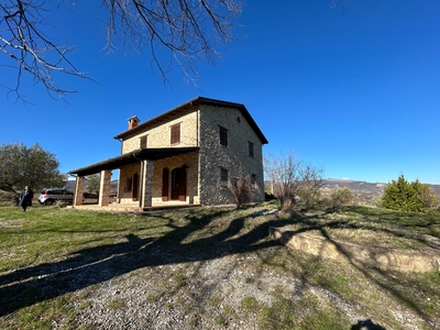 Casale in vendita a Montorio Al Vomano