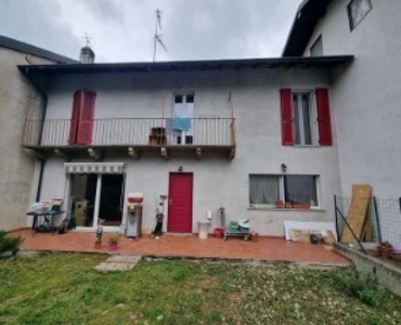Villa a Schiera in Vendita ad Castelletto Sopra Ticino - 88125 Euro