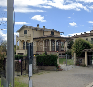 Villa con giardino a Arezzo