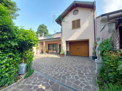 Villa in vendita a Bollate