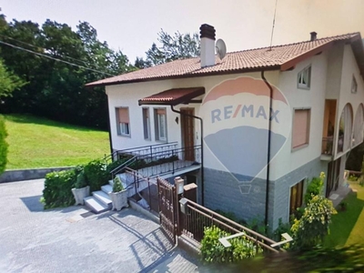 Villa in vendita a Endine Gaiano
