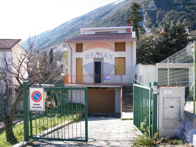 Villa in vendita a Taranta Peligna