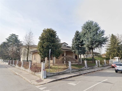 Villa in Via Perfetti in zona Besurica a Piacenza