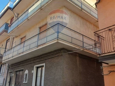 Casa Indipendente in vendita a Paternò via santa rita, 80