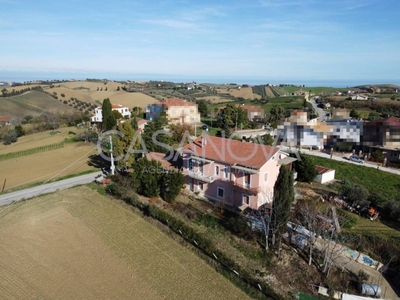 Villa Bifamiliare in vendita a Roseto degli Abruzzi