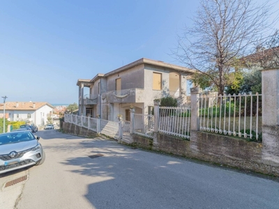 Villa Bifamiliare in vendita a Silvi contrada Coccioni, 4