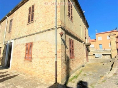 Villa in vendita a Roseto degli Abruzzi via Moretti, 33