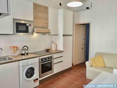Appartamenti Milano P.ta Genova, Romolo, Solari Via Savona SNC cucina: A vista,