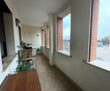 Appartamento a Forlì, 6 locali, 2 bagni, arredato, 75 m², 1° piano