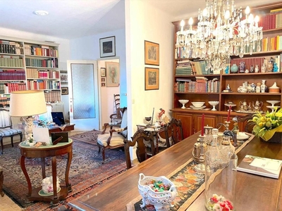 Appartamento di prestigio di 135 m² in vendita Borgo Ognissanti, Firenze, Toscana