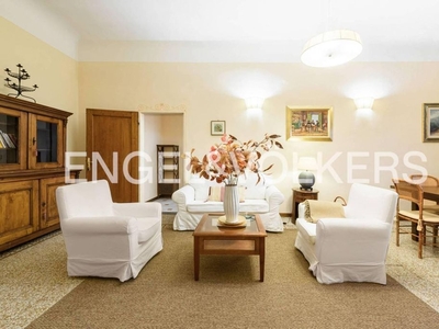 Appartamento di lusso di 200 m² in affitto Via di Monte Oliveto, Firenze, Toscana