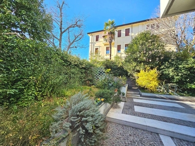 Appartamento di prestigio di 290 m² in vendita Via Loderingo degli Andalò, Bologna, Emilia-Romagna