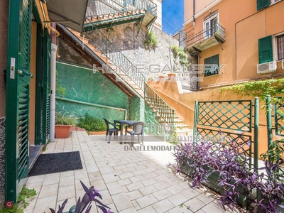 Appartamento in Vendita in Corso Dogali 8 a Genova
