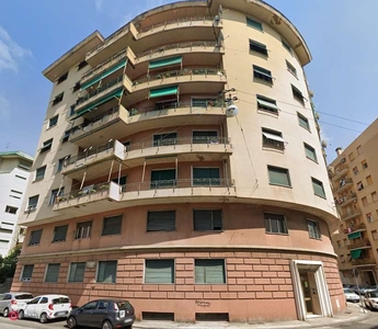 Appartamento in Vendita in Corso Ferdinando Magellano 120 -118 a Genova