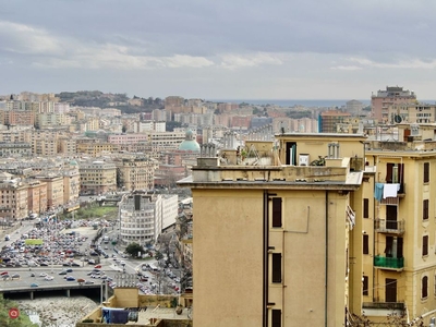 Appartamento in Vendita in Via Antonio Burlando a Genova