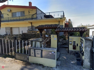 Appartamento in Vendita in Via Carlo Albizzati a Roma
