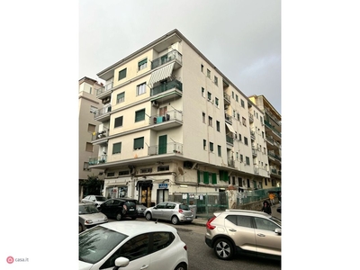 Appartamento in Vendita in Via Diomede Carafa 60 a Napoli